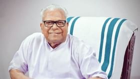 ശ്വാസകോശത്തിൽ അണുബാധ; അച്യുതാനന്ദന്റെ ആരോഗ്യ നില അതീവ ഗുരുതരം ശ്വാസകോശത്തിൽ അണുബാധ; അച്യുതാനന്ദന്റെ ആരോഗ്യ നില അതീവ ഗുരുതരം