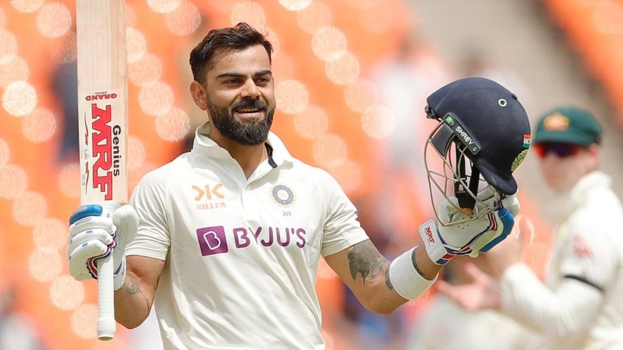 ടെസ്റ്റ് കരിയർ അവസാനിപ്പിച്ചതോടെ വിരാട് കോലിയുടെ ബാറ്റിംഗ് പൊസിഷനിൽ ഇനി ആര് കളിക്കുമെന്നത് പ്രധാനപ്പെട്ട ഒരു ചോദ്യമാണ്. ടെസ്റ്റ് ബാറ്റിംഗ് ഓർഡറിലെ ഏറ്റവും സുപ്രധാന പൊസിഷനുകളിൽ ഒന്നാണ് കോലി കളിച്ചിരുന്ന നാലാം നമ്പർ. ഇവിടെ ഇനി ആര് കളിക്കുമെന്നതാണ് ചോദ്യം. (Image Courtesy- Social Media)
