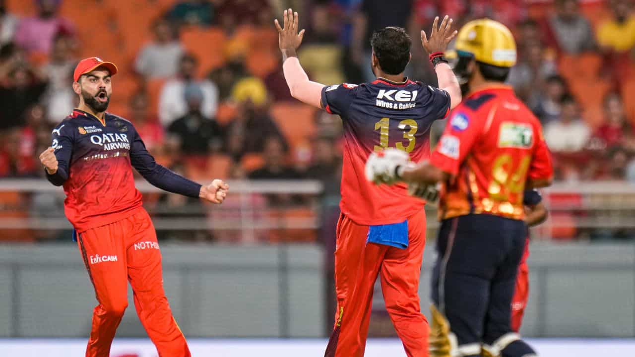 IPL 2025 : 18 വർഷത്തെ കാത്തിരിപ്പ് അവസാനിച്ചു, ആർസിബിക്കും കോലിക്കും കന്നി ഐപിഎൽ കിരീടം IPL 2025 : 18 വർഷത്തെ കാത്തിരിപ്പ് അവസാനിച്ചു, ആർസിബിക്കും കോലിക്കും കന്നി ഐപിഎൽ കിരീടം