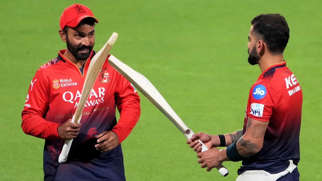 IPL 2025: ആര്‍സിബി കപ്പടിക്കണമെന്ന് വാര്‍ണര്‍, അങ്ങനെ സംഭവിച്ചാല്‍ ദിനേശ് കാര്‍ത്തിക് അസഹനീയമാകുമെന്ന്‌ മുന്‍ ഇംഗ്ലണ്ട് താരങ്ങള്‍