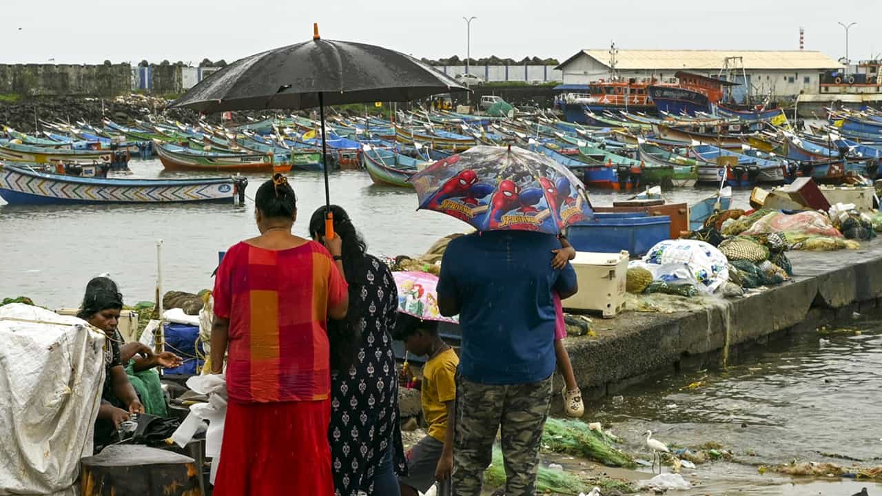 Trawling Ban In Kerala: തീരപ്രദേശത്ത് ഇനി വറുതിയുടെ നാളുകള്; ജൂണ് 10 മുതല് 52 ദിവസത്തേക്ക് ട്രോളിങ് നിരോധനം; നടപടിക്ക് പിന്നില് Trawling Ban In Kerala: തീരപ്രദേശത്ത് ഇനി വറുതിയുടെ നാളുകള്; ജൂണ് 10 മുതല് 52 ദിവസത്തേക്ക് ട്രോളിങ് നിരോധനം; നടപടിക്ക് പിന്നില്