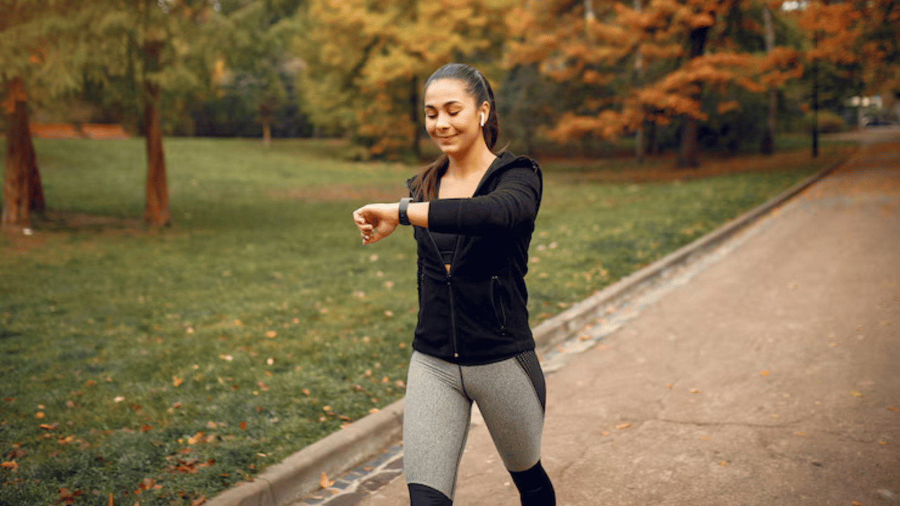 Weight Loss Tips: രാവിലെയോ വൈകുന്നേരമോ: ശരീരഭാരം കുറയ്ക്കാൻ എപ്പോൾ നടക്കുന്നതാണ് നല്ലത് Weight Loss Tips: രാവിലെയോ വൈകുന്നേരമോ: ശരീരഭാരം കുറയ്ക്കാൻ എപ്പോൾ നടക്കുന്നതാണ് നല്ലത്