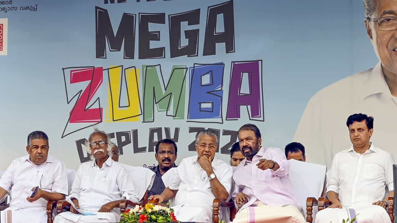 Kerala Zumba Controversy: സൂംബയില്‍ സര്‍ക്കാര്‍-സമസ്ത പോര്, അല്‍പവസ്ത്രധാരണ രീതിയെന്ന് നാസര്‍ ഫൈസി, എന്താണ് കുഴപ്പമെന്ന് മന്ത്രി ആര്‍. ബിന്ദു
