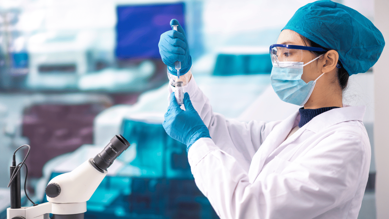 Covid In India:  കോവിഡ് രോ​ഗികൾ 7000 കടന്നു, ഭീതി പരത്തി പുതിയ വകഭേദങ്ങൾ