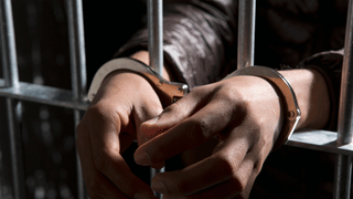 Train Theft: ബാഗില്‍ 35 ലക്ഷത്തിന്റെ ആഭരണങ്ങളുമായി 73കാരിയുടെ ട്രെയിന്‍ യാത്ര; എല്ലാം കള്ളന്‍ കൊണ്ടുപോയി