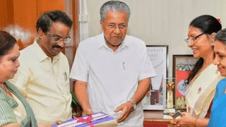 Bharathamatha Image Controversy: ഭാരതാംബ വിവാദം; കേരള സര്‍വകലാശാലയില്‍ സംഘര്‍ഷം, പ്രതിഷേധം വകവെയ്ക്കാതെ ഗവര്‍ണര്‍