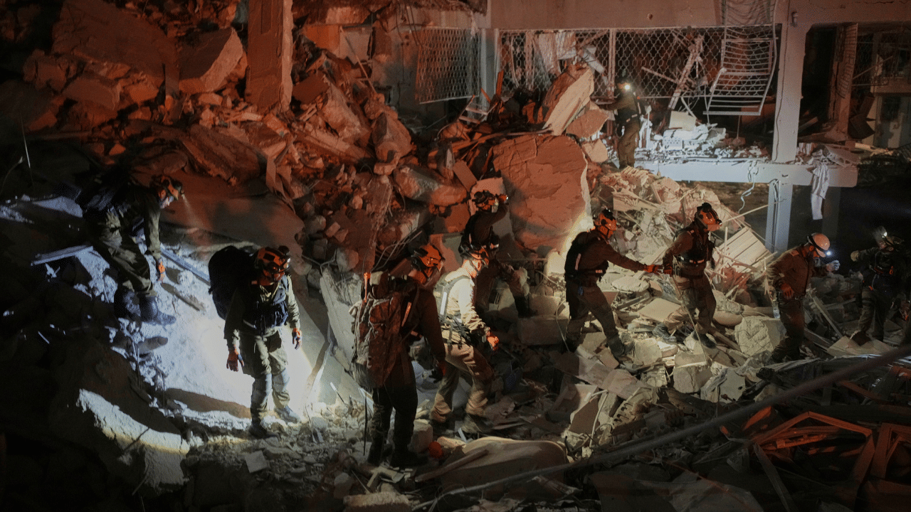 Iran Israel Conflict: ഇറാനിലെ ഇന്ത്യൻ വിദ്യാർത്ഥികളെ സുരക്ഷിത സ്ഥാനങ്ങളിലേക്ക് മാറ്റുന്നു; വിദേശകാര്യ മന്ത്രാലയം