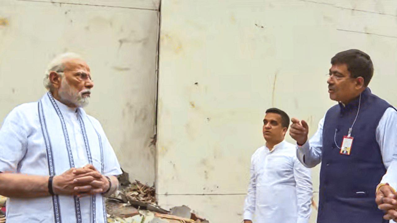 Ahmedabad Air India Crash: പ്രധാനമന്ത്രി അഹമ്മദാബാദിൽ, ദുരന്തസ്ഥലവും ആശുപത്രിയും സന്ദർശിച്ചു