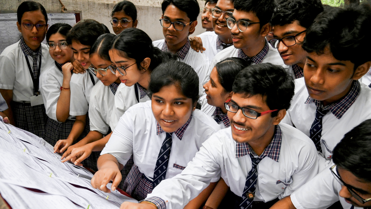 Kerala Plus One First Allotment 2025: പ്ലസ് വൺ ഫസ്റ്റ് അലോട്ട്മെൻറ് നാളെ; അഡ്മിഷൻ ജൂൺ 3 മുതൽ 5 വരെ