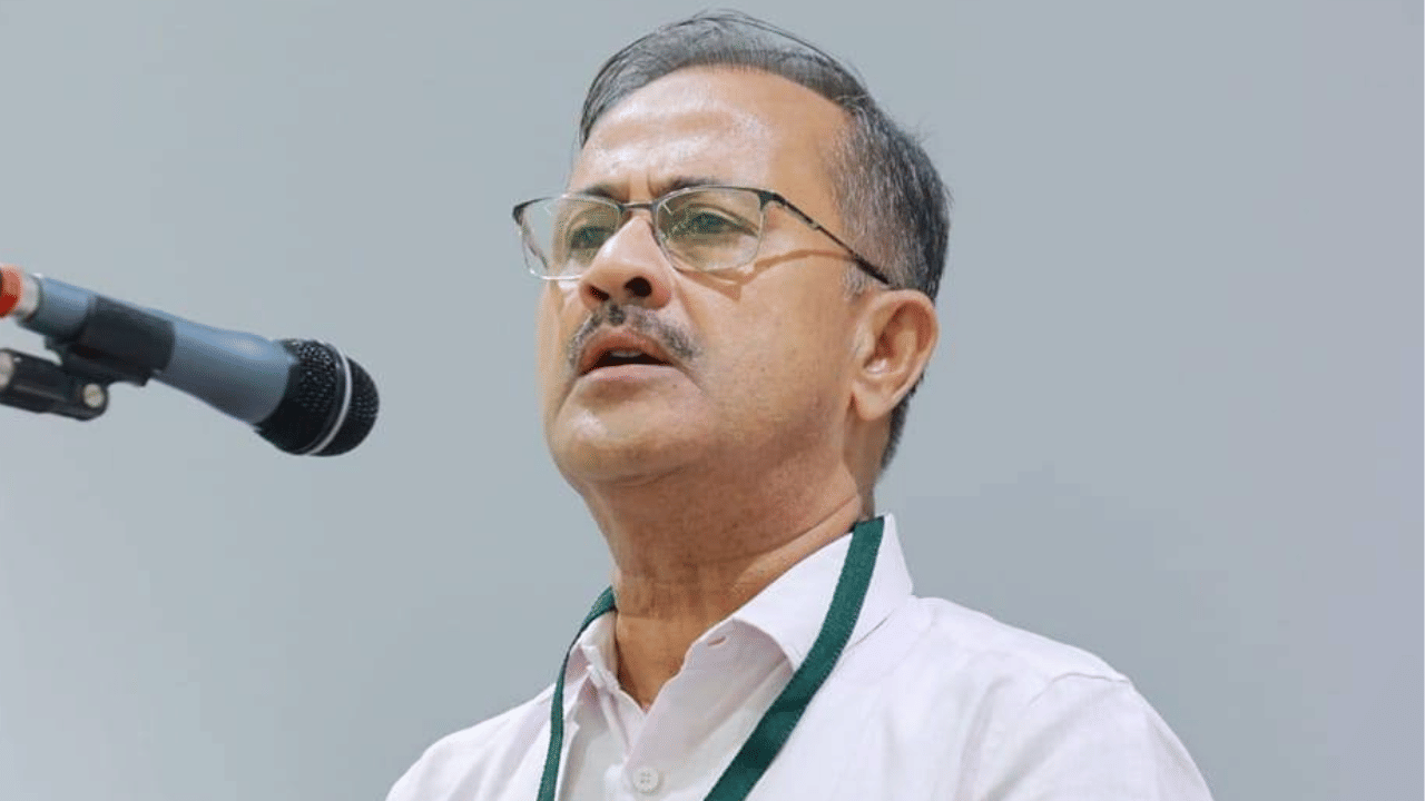 Bakrid 2025 Holiday: ഇത്തവണ രണ്ട് അവധിയില്ല, വെള്ളിയാഴ്ചത്തെ പെരുന്നാൾ അവധി റദ്ദാക്കിയതിൽ പ്രതിഷേധിച്ച് മുസ്ലിംലീഗ് Bakrid 2025 Holiday: ഇത്തവണ രണ്ട് അവധിയില്ല, വെള്ളിയാഴ്ചത്തെ പെരുന്നാൾ അവധി റദ്ദാക്കിയതിൽ പ്രതിഷേധിച്ച് മുസ്ലിംലീഗ്