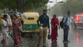 Kerala Rain Alert Today: കേരളത്തിന് മുകളിൽ പടിഞ്ഞാറൻ കാറ്റ് ശക്തമായി തുടരുന്നു; അടുത്ത 5 ദിവസം മഴയ്ക്ക് സാധ്യത; ഇന്ന് ഏഴ് ജില്ലകളിൽ മഴ മുന്നറിയിപ്പ്