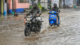 Kerala Weather Updates: സംസ്ഥാനത്ത് മൂന്ന് ദിവസം കൂടി അതിശക്തമായ മഴ; ഈ ജില്ലകളിൽ റെഡ് അലേർട്ട്