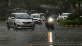 Kerala Weather Updates: നാളെ മുതൽ മഴ കനക്കും; യെല്ലോ അലേർട്ട് 7 ജില്ലകളിൽ