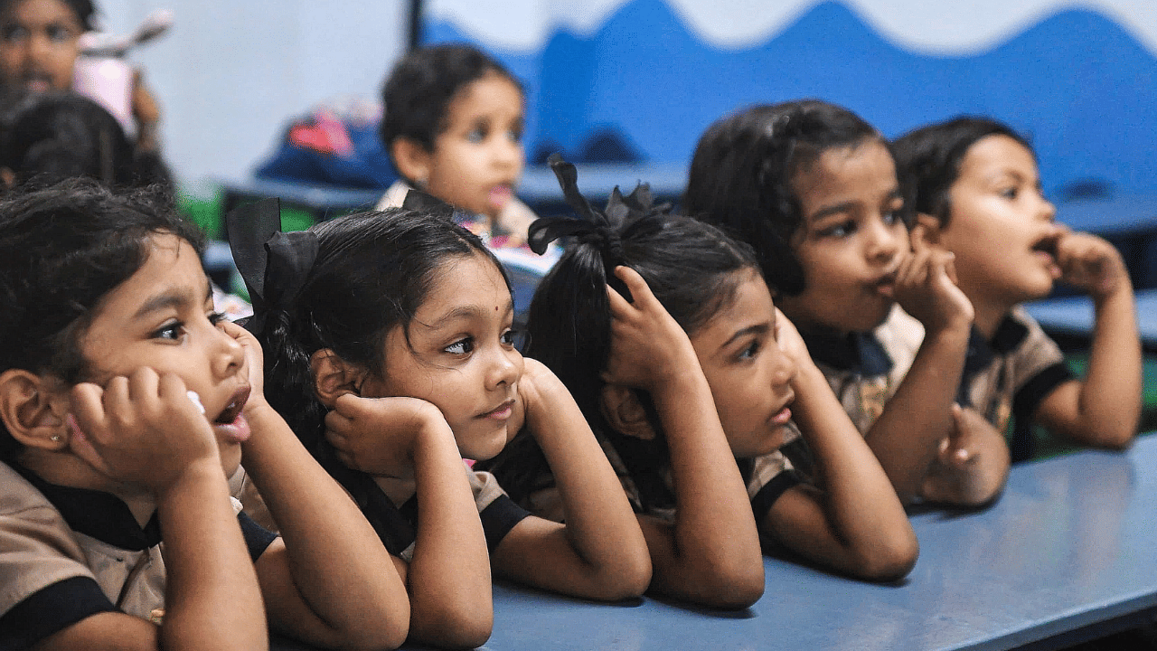 OEC Education Benefits: ഒ.ഇ.സിയിലേക്ക് മൂന്ന് വിഭാ​ഗങ്ങൾ കൂടി ഉൾപ്പെടുത്തി സർക്കാർ ഉത്തരവ്, കൂടുതൽ വിദ്യാർത്ഥികൾക്ക് ആനുകൂല്യം