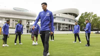 Shubman Gill : ഐപിഎല്ലില്‍ നെഹ്‌റ ആശാന്‍, ഇന്ത്യന്‍ ടീമില്‍ ഗംഭീറും; ആ വ്യത്യാസത്തെക്കുറിച്ച് വെളിപ്പെടുത്തി ശുഭ്മന്‍ ഗില്‍
