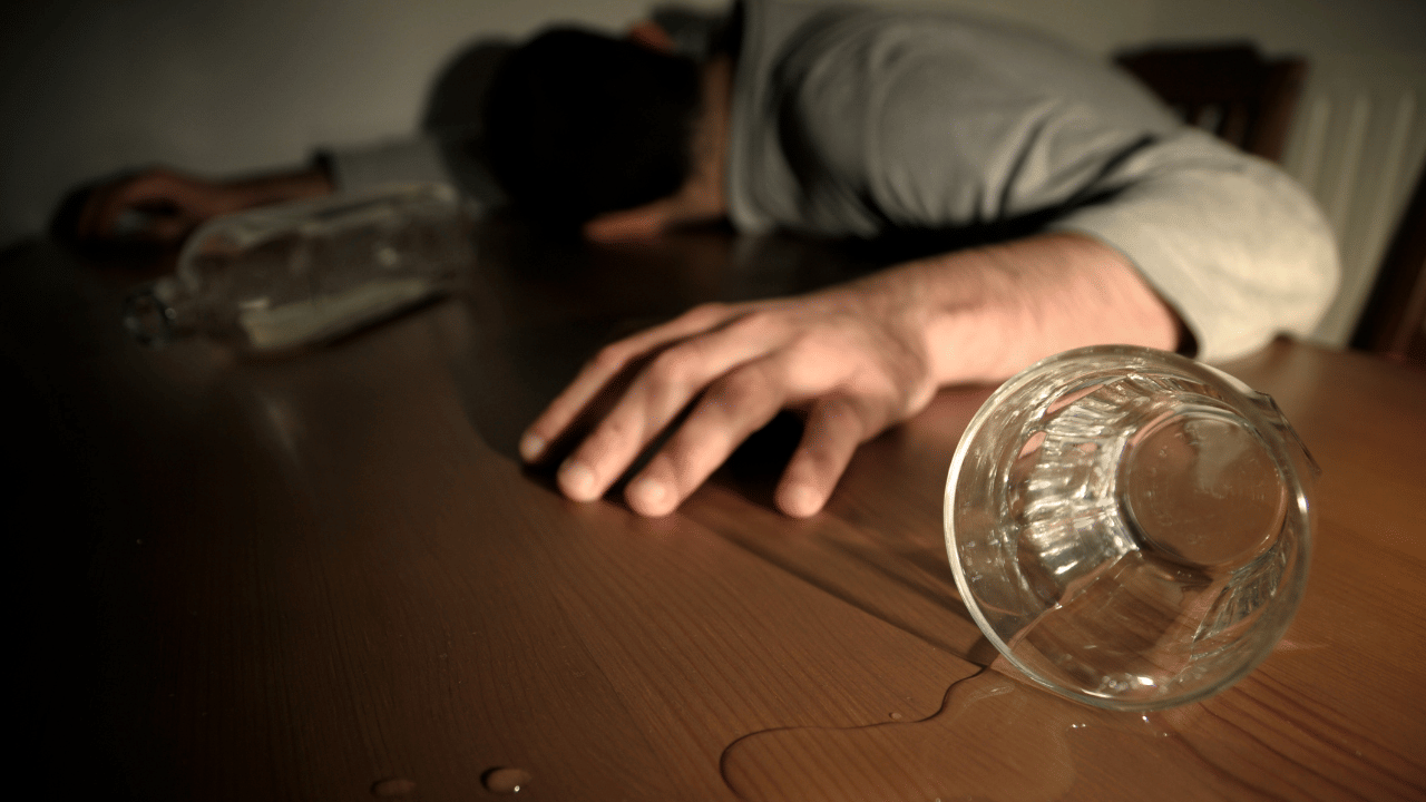 Kerala suicide rate: ആത്മഹത്യ ചെയ്യുന്നവരിൽ പുരുഷന്മാർ 79 ശതമാനം, കണക്കിൽ മുന്നിൽ തെക്കൻ ജില്ലകൾ