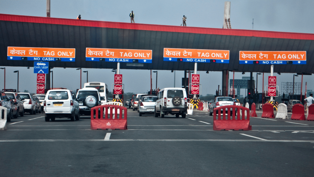 Annual fastag pass: 3000 രൂപയുടെ ഫാസ്റ്റ് ടാഗ് വാർഷിക പാസ് എന്ന വമ്പൻ പ്രഖ്യാപനം, ഓ​ഗസ്റ്റ് മുതൽ ഇനി ടോളിനെ പേടിക്കേണ്ട