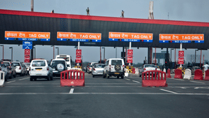 Annual fastag pass: 3000 രൂപയുടെ ഫാസ്റ്റ് ടാഗ് വാർഷിക പാസ് എന്ന വമ്പൻ പ്രഖ്യാപനം, ഓ​ഗസ്റ്റ് മുതൽ ഇനി ടോളിനെ പേടിക്കേണ്ട