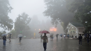 BTS Jin – Coldplay: കോൾഡ്പ്ലേ നിശയിലെ ‘വിവാദ ആലിംഗനം’ അനുകരിച്ച് ബിടിഎസ് താരം; വിഡിയോ വൈറൽ, സത്യാവസ്ഥ തിരഞ്ഞ് ആർമി