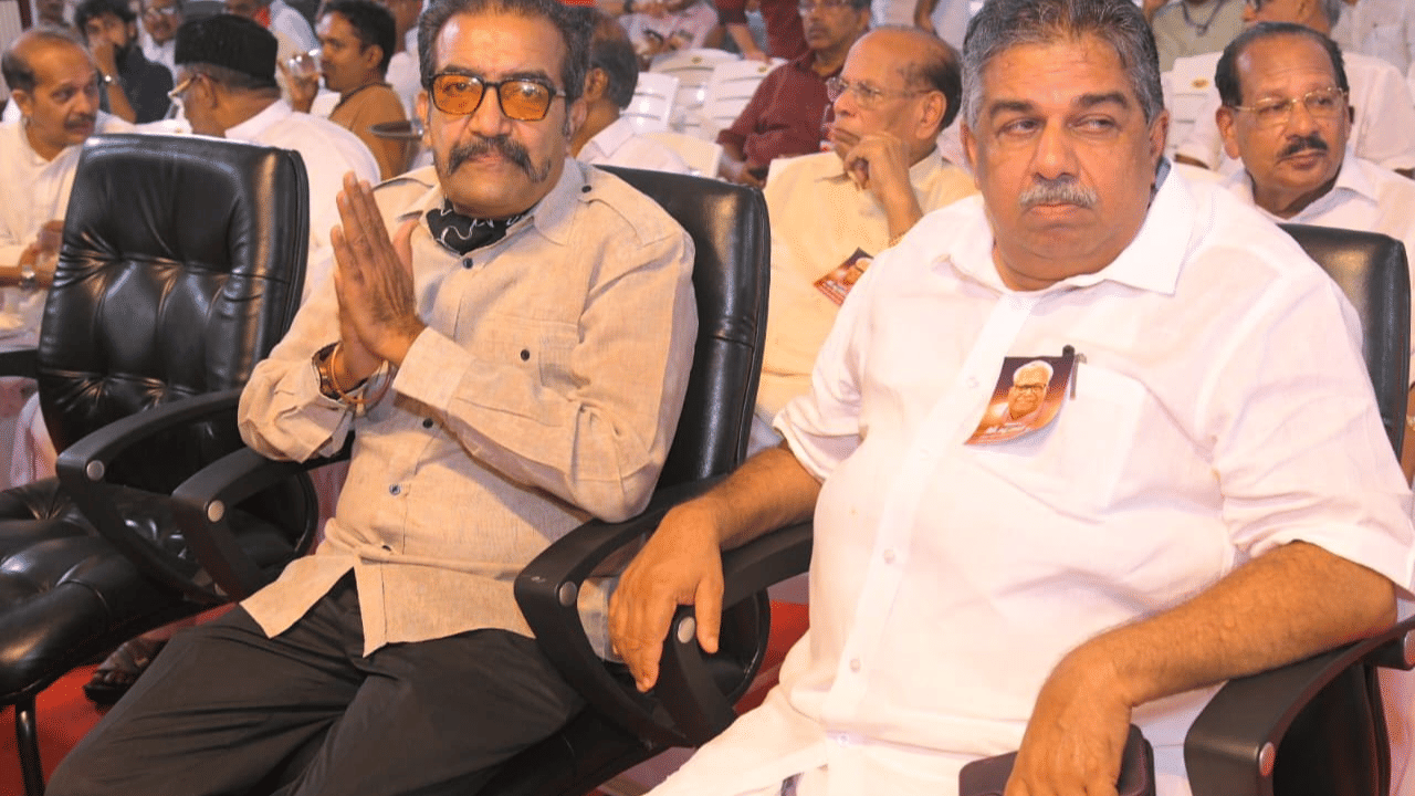 പിന്നീട് ഉച്ചയ്ക്ക് 3 മണിയോടെ മൃതദേഹം ആലപ്പുഴ സി.പി.എം. ജില്ലാ കമ്മിറ്റി ഓഫീസിലേക്ക് മാറ്റി.