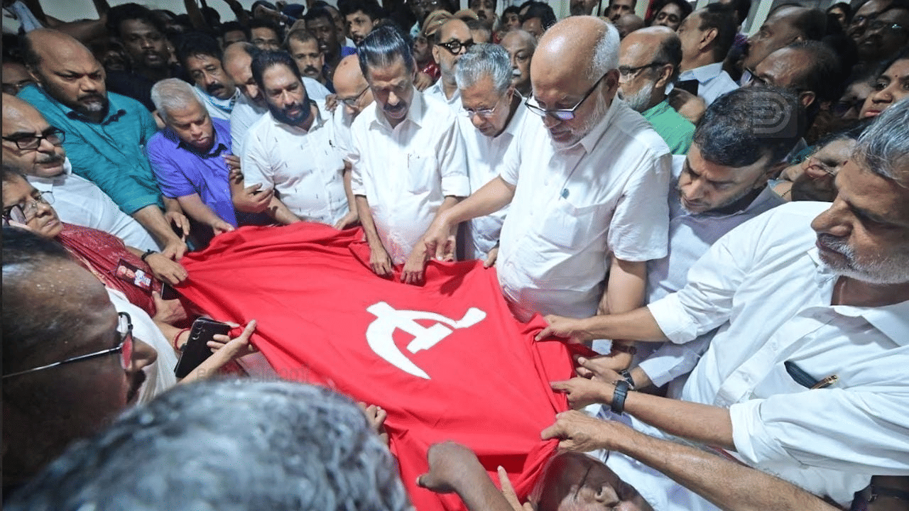 പുന്നപ്ര-വയലാർ രക്തസാക്ഷികൾ ഉറങ്ങുന്ന വലിയ ചുടുകാടാണ് സംസ്കാരത്തിനായി നിശ്ചയിച്ചിരിക്കുന്നത്. വൈകീട്ട് 4 മണിക്ക് സംസ്കാരം നടക്കുമെന്നാണ് നിലവിൽ അറിയിച്ചിരുന്നത്. എന്നാൽ ഇത് ഏറെ വൈകിയാണ് നടക്കുക.