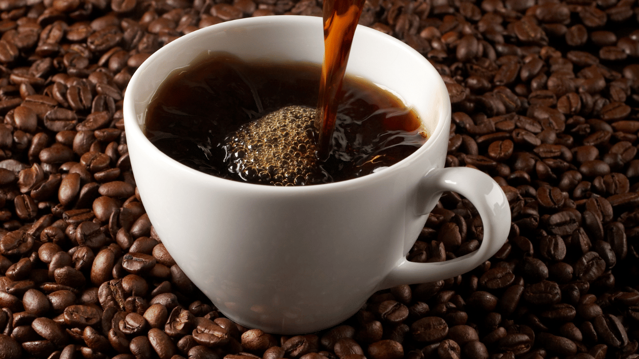 നെയ്യിലുള്ള കൊഴുപ്പ് ദഹിക്കാൻ സമയമെടുക്കുന്നത് കൊണ്ട്, രാവിലെ കൂടുതൽ സമയം വിശപ്പ് അനുഭവപ്പെടാതിരിക്കാൻ സഹായിക്കും. ഇത് അമിതമായി ഭക്ഷണം കഴിക്കുന്നത് ഒഴിവാക്കാൻ സഹായിക്കും.