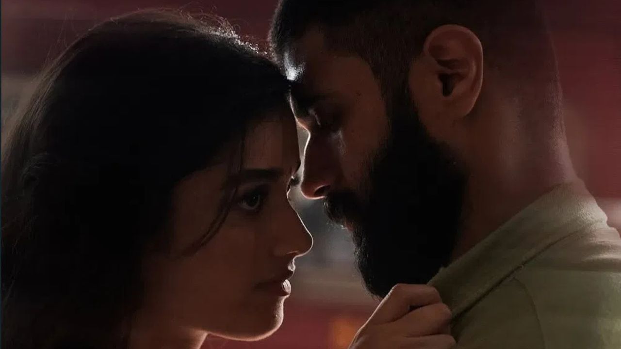 "ഒരു സിനിമയ്ക്ക് വേണ്ടി ഡബ്ബ് ചെയ്യുക എന്നത് വെറും സംഭാഷണങ്ങൾ പറയുക മാത്രമല്ല. ഓരോ വാക്കിലും വികാരങ്ങൾ പ്രകടിപ്പിക്കുക എന്നതാണ് പ്രധാനം. തെലുങ്കിൽ എന്റെ സ്വന്തം ശബ്ദം നൽകുക എന്നതാണ് എന്റെ ലക്ഷ്യം. ഡബ്ബിംഗിലൂടെ എന്റെ കഥാപാത്രത്തിന് ജീവൻ നൽകാൻ എനിക്ക് അവസരം ലഭിച്ചു," ഭാഗ്യശ്രീ പറഞ്ഞു.