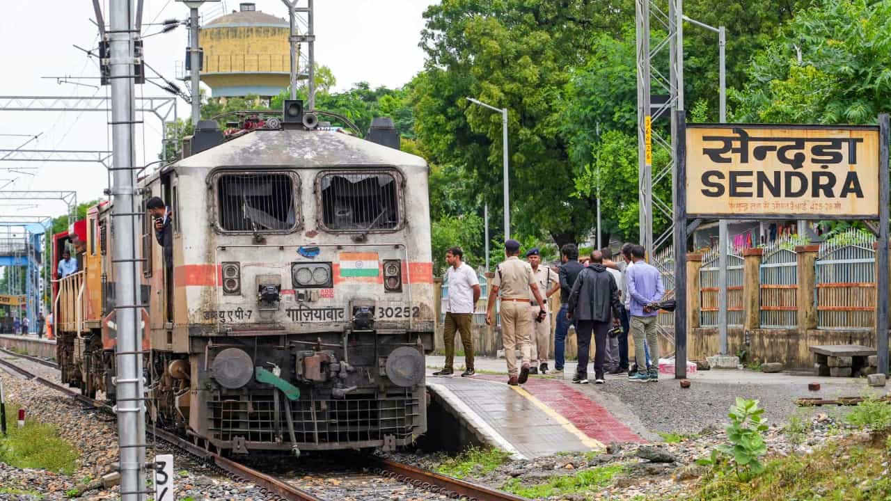 Illegal Migrants: രണ്ട് വർഷത്തിൽ പിടികൂടിയത് 900 അനധികൃത കുടിയേറ്റക്കാരെ; വെളിപ്പെടുത്തലുമായി നോർത്തീസ്റ്റ് റെയിൽവേ