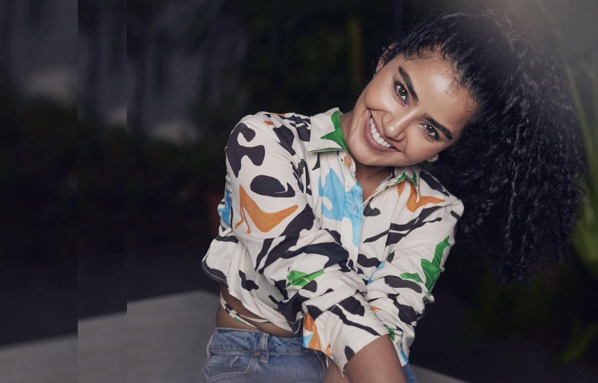 മലയാളത്തിൽ കാര്യമായ വേഷങ്ങളൊന്നും ലഭിച്ചില്ലെങ്കിലും തെന്നിന്ത്യയിൽ തൻ്റേതായൊരു ലോകം തന്നെ സൃഷ്ടിച്ച നടിയാണ് അനുപമാ പരമേശ്വരൻ.
