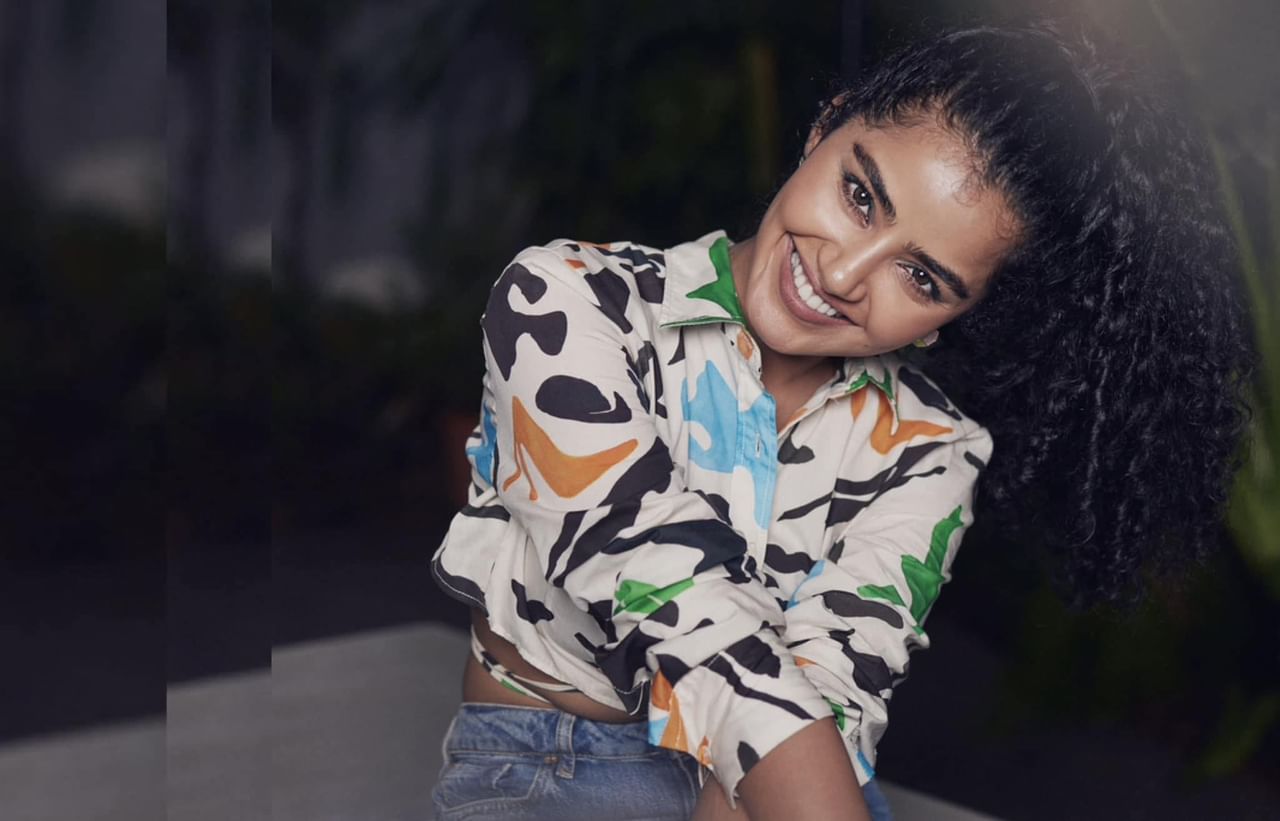 മലയാളത്തിൽ കാര്യമായ വേഷങ്ങളൊന്നും ലഭിച്ചില്ലെങ്കിലും തെന്നിന്ത്യയിൽ തൻ്റേതായൊരു ലോകം തന്നെ സൃഷ്ടിച്ച നടിയാണ് അനുപമാ പരമേശ്വരൻ.