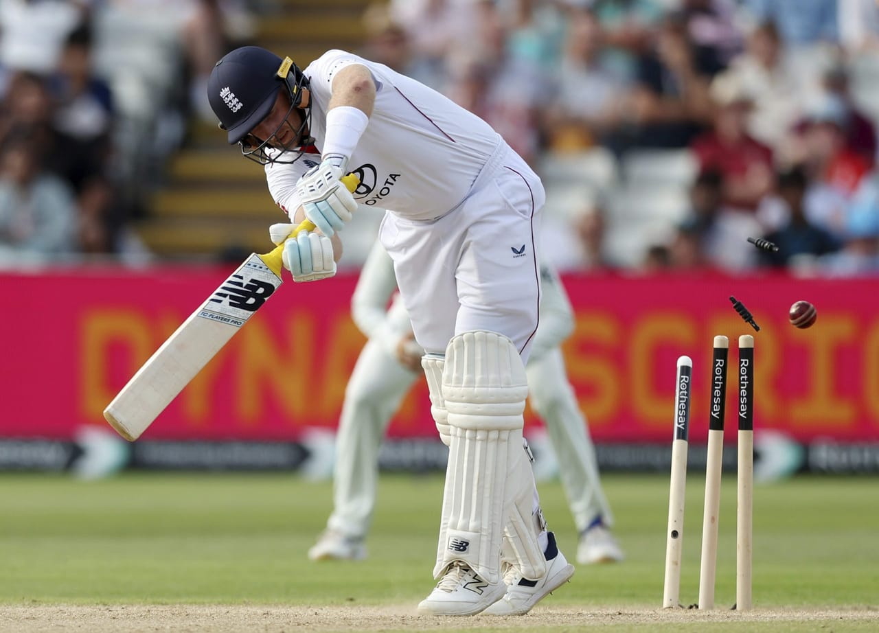 ഇംഗ്ലണ്ടിനെതിരായ രണ്ടാം ടെസ്റ്റിൽ ഇന്ത്യ ആധിപത്യം തുടരുകയാണ്. ഇന്ത്യ മുന്നോട്ടുവച്ച 608 റൺസ് വിജയലക്ഷ്യം പിന്തുടർന്നിറങ്ങിയ ഇംഗ്ലണ്ട് നാലാം ദിവസം അവസാനിക്കുമ്പോൾ മൂന്ന് വിക്കറ്റ് നഷ്ടത്തിൽ 72 റൺസെന്ന നിലയിലാണ്. ഇനിയും 536 റൺസ് കൂടിയാണ് ഇംഗ്ലണ്ടിന് വേണ്ടത്. (Image Credits - PTI)
