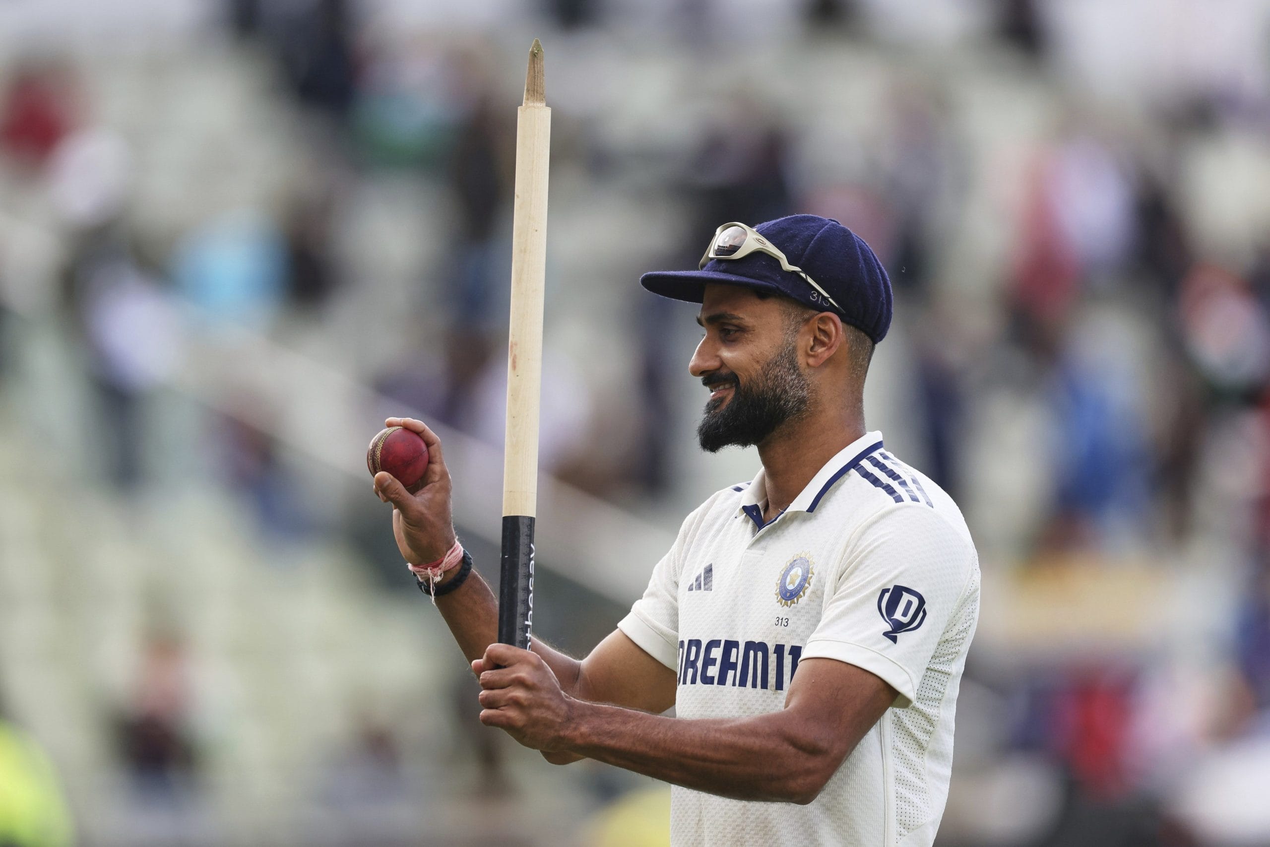 രണ്ട് ഇന്നിംഗ്സുകളിൽ നിന്നായി 10 വിക്കറ്റ് വീഴ്ത്തിയ ആകാശ് ദീപ് ഇംഗ്ലണ്ടിനെതിരെ ഏറ്റവും മികച്ച പ്രകടനം നടത്തുന്ന ഇന്ത്യൻ ബൗളറായി. 1986ൽ 188 റൺസിന് 10 വിക്കറ്റ് വീഴ്ത്തിയ ചേതൻ ശർമ്മയെ മറികടന്ന ആകാശ് 187 റൺസ് വഴങ്ങിയാണ് 10 വിക്കറ്റ് നേട്ടത്തിലെത്തിയത്. 
