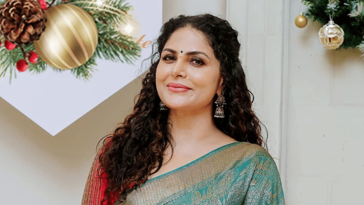 Asha Sarath: ഐജി ഗീത പ്രഭാകറിന് പ്രതികാരം ചെയ്യണം; പക്ഷെ ഞാൻ ജോര്ജുകുട്ടിയുടെ പക്ഷത്താണ്; ആശ ശരത്ത് Asha Sarath: ഐജി ഗീത പ്രഭാകറിന് പ്രതികാരം ചെയ്യണം; പക്ഷെ ഞാൻ ജോര്ജുകുട്ടിയുടെ പക്ഷത്താണ്; ആശ ശരത്ത്