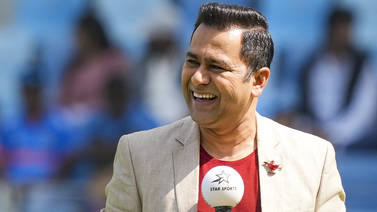 അനിശ്ചിതത്വങ്ങള്‍ക്കും അഭ്യൂഹങ്ങള്‍ക്കും വിരാമമിട്ട് ഏഷ്യാ കപ്പിന്റെ ഷെഡ്യൂള്‍ കഴിഞ്ഞ ദിവസം പുറത്തുവന്നിരുന്നു. യുഎഇയിലാണ് ഇത്തവണ ടൂര്‍ണമെന്റ് നടക്കുന്നത്. ഇന്ത്യയായിരുന്നു ഔദ്യോഗിക ആതിഥേയരെങ്കിലും മത്സരം യുഎഇയില്‍ നടത്താന്‍ ബിസിസിഐ സമ്മതിക്കുകയായിരുന്നു. ഏഷ്യാ കപ്പിനുള്ള ഇന്ത്യന്‍ ടീമിന്റെ സാധ്യതകളെക്കുറിച്ച് പ്രമുഖ കമന്റേറ്ററും മുന്‍ താരവുമായ ആകാശ് ചോപ്ര വിലയിരുത്തുന്നു (Image Credits: PTI)