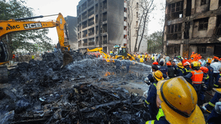 Tiruvallur Goods Train Catches Fire: ചെന്നൈയിൽ ചരക്ക് തീവണ്ടിക്ക് തീപ്പിടിച്ചു; 5 ഡീസൽ ബോഗികളിൽ തീ പടരുന്നു, ട്രെയിനുകൾ റദ്ദാക്കി