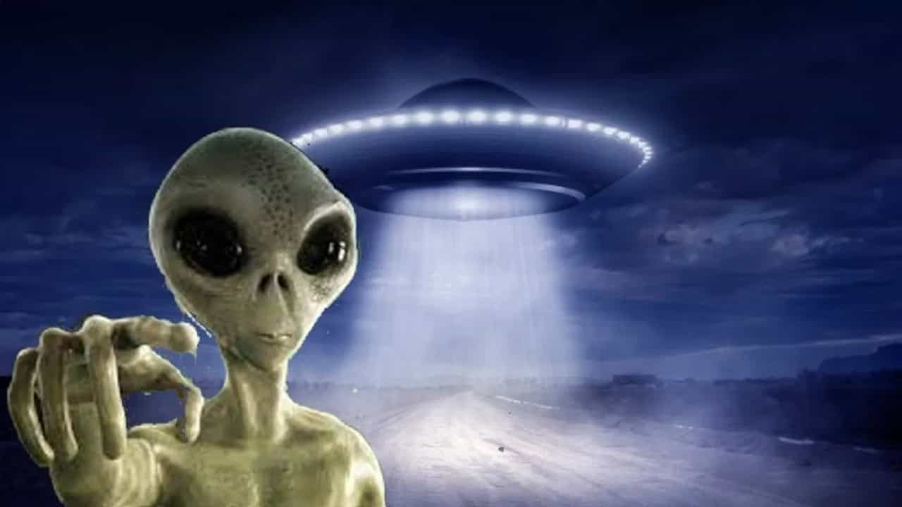 Alien Presence: നിഗൂഢമായ വസ്തു ഭൂമിക്കരികിലേക്ക്; 2025-ൽ അന്യഗ്രഹജീവികളുമായുള്ള സമ്പർക്കമോ?