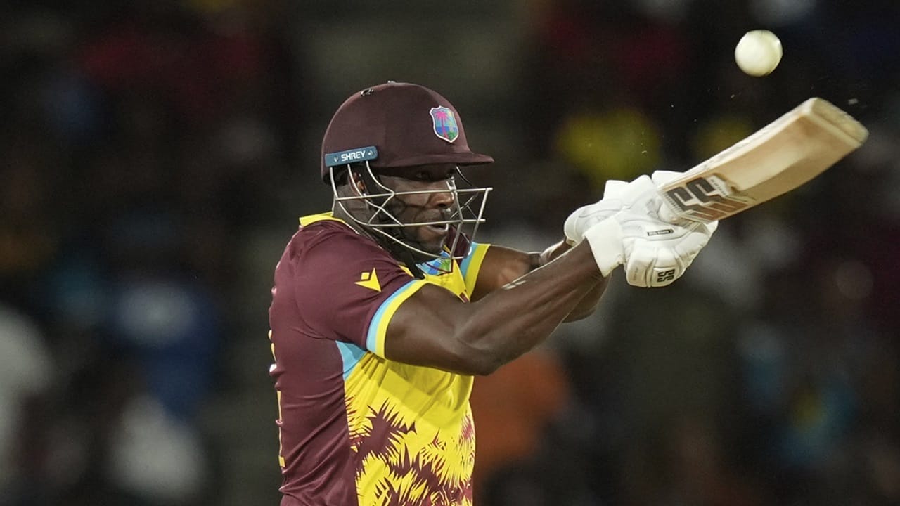 2019 മുതല്‍ താരം ടി20യിലാണ് കൂടുതല്‍ ശ്രദ്ധ കേന്ദ്രീകരിച്ചിരുന്നത്. വെസ്റ്റ് ഇൻഡീസിനു വേണ്ടി 84 ടി20 മത്സരങ്ങൾ കളിച്ചു. 22.00 ശരാശരിയിൽ 1,078 റൺസാണ് ഈ 37കാരന്‍ നേടിയത്. 61 വിക്കറ്റുകളും അദ്ദേഹം നേടി  (Image Credits: PTI)