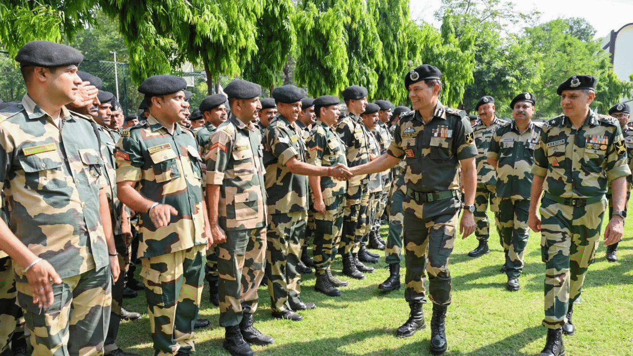 BSF Recruitment 2025: ബിഎസ്എഫിൽ ഹെഡ്കോൺസ്റ്റബിളാകാം; 1121 ഒഴിവുകൾ, 81100 വരെ ശമ്പളം; അപേക്ഷ ഓഗസ്റ്റ് 24 മുതൽ BSF Recruitment 2025: ബിഎസ്എഫിൽ ഹെഡ്കോൺസ്റ്റബിളാകാം; 1121 ഒഴിവുകൾ, 81100 വരെ ശമ്പളം; അപേക്ഷ ഓഗസ്റ്റ് 24 മുതൽ