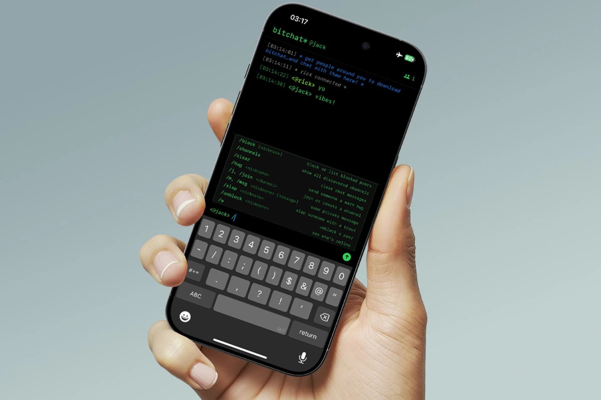 ബ്ലൂടൂത്ത് ഉപയോഗിച്ച് പ്രവർത്തിക്കുന്ന ആപ്പ് ആയതിനാൽ അടുത്തുള്ള ഡിവൈസുകൾ തമ്മിലാവും മെസേജ് അയക്കാൻ സാധിക്കുക. ഉപഭോക്താക്കൾ അവിടെനിന്ന് മാറിയാൽ അവരുടെ ഫോണുകൾ ലോക്കൽ ബ്ലൂടൂത്ത് ഗ്രൂപ്പുണ്ടാക്കി മെസേജുകൾ കൈമാറുന്ന ഫീച്ചറും ഉണ്ട്.