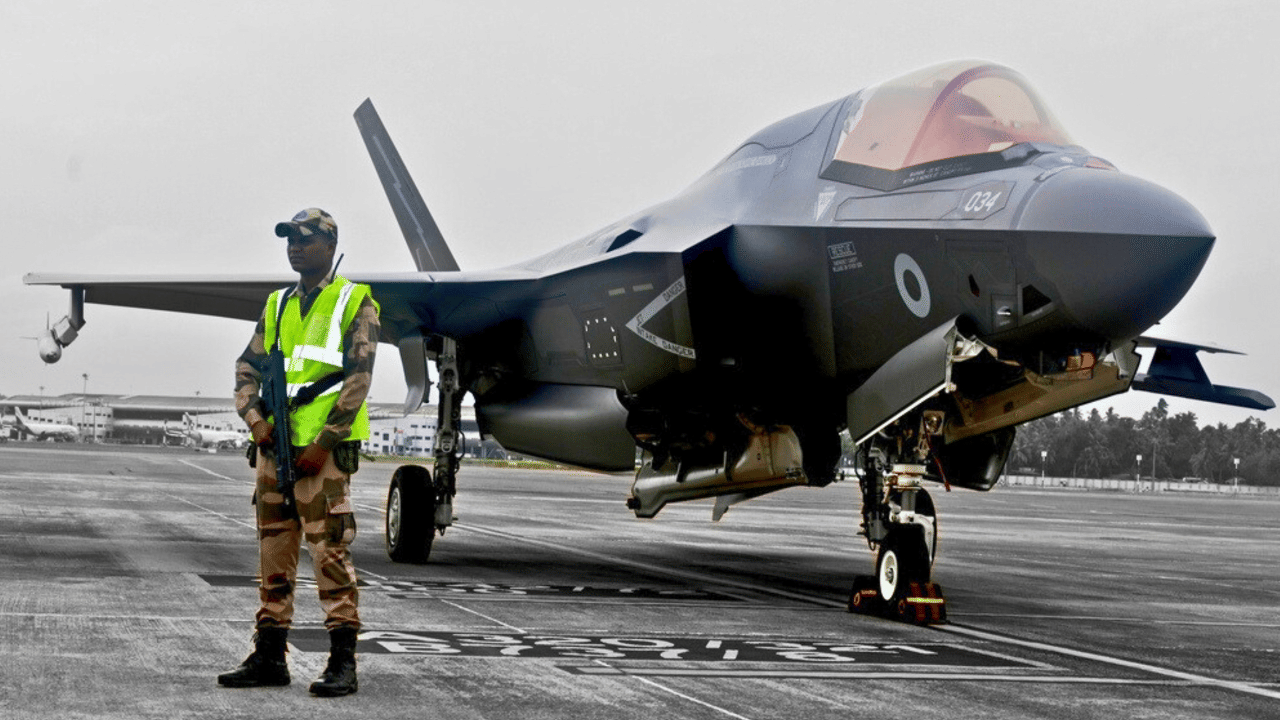 UK f35 Fighter Plane: തകരാർ പരിഹരിച്ചില്ലെങ്കിൽ ബ്രിട്ടീഷ് യുദ്ധവിമാനം എയർലിഫ്റ്റ് ചെയ്യും; വിദഗ്ദ്ധസംഘം ഈയാഴ്ച തലസ്ഥാനത്ത്