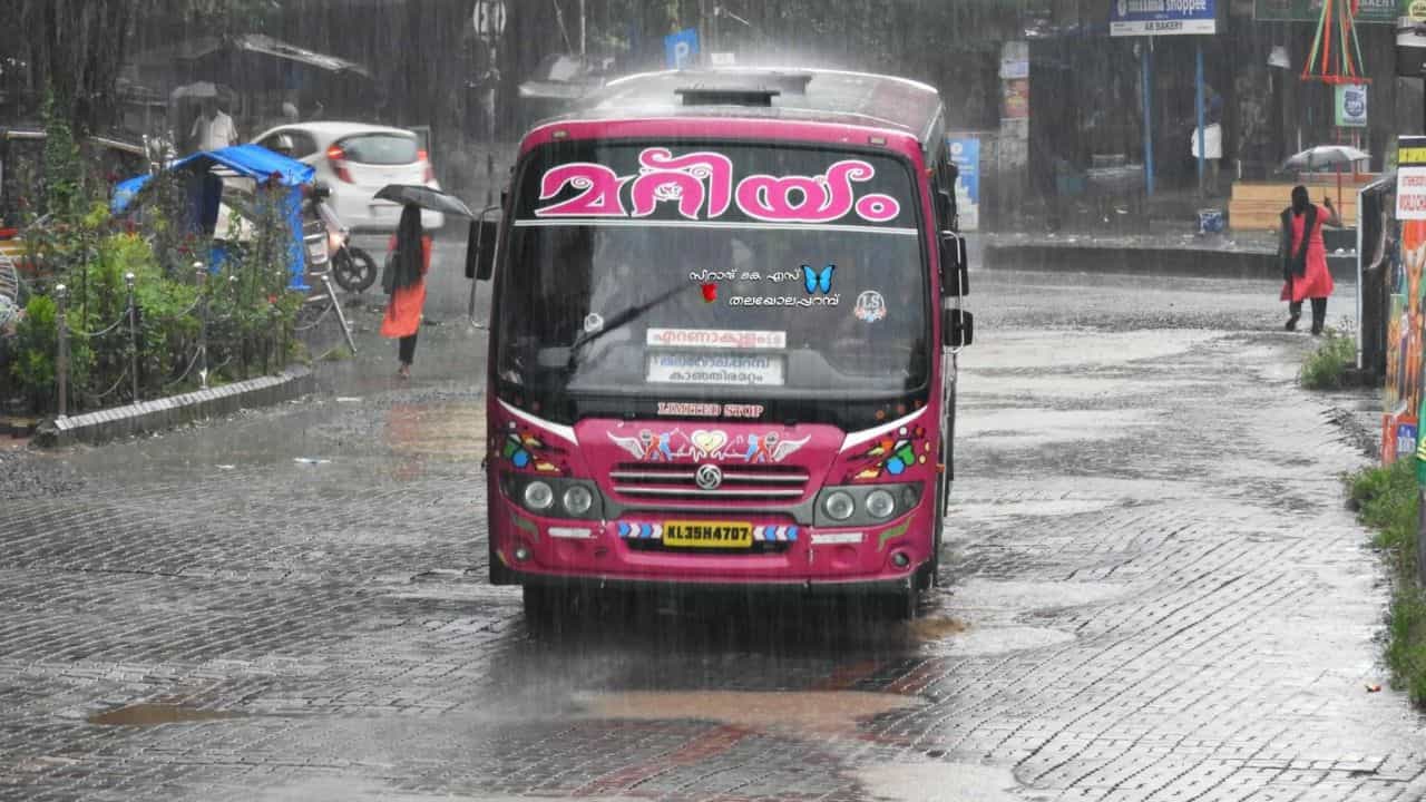 Private Bus Strike: സ്വകാര്യ ബസ് അനിശ്ചിതകാല പണിമുടക്ക് ചൊവ്വാഴ്ച മുതല്; 8,000 ബസുകള് നിരത്തിലിറങ്ങില്ല Private Bus Strike: സ്വകാര്യ ബസ് അനിശ്ചിതകാല പണിമുടക്ക് ചൊവ്വാഴ്ച മുതല്; 8,000 ബസുകള് നിരത്തിലിറങ്ങില്ല