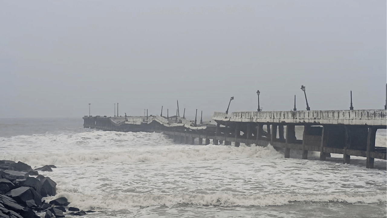 ഏത് പദ്ധതിക്ക് കീഴിലാണ് ഐഎസ്ആർഒയും എൻഐഒടിയും ആഴക്കടലിൽ മനുഷ്യ മുങ്ങിക്കാവുന്ന മത്സ്യ-6000 (MATSYA-6000) വികസിപ്പിക്കുന്നതിനുള്ള ധാരണാപത്രത്തിൽ ഒപ്പുവെച്ചത്: ഇന്ത്യയുടെ ആഴക്കടൽ ഗവേഷണ കഴിവുകൾ വർദ്ധിപ്പിക്കുന്നതിനായി ഭൗമ ശാസ്ത്ര മന്ത്രാലയം (MoES) കൈകാര്യം ചെയ്യുന്ന ഡീപ് ഓഷ്യൻ മിഷന് കീഴിലുള്ള 'സമുദ്രയാൻ' പദ്ധതിയുടെ ഒരു പ്രധാന ഭാഗമാണിത്.