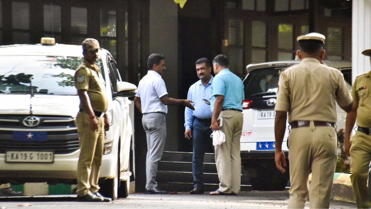 Dharmasthala: ധര്‍മസ്ഥലയില്‍ വെച്ച് പിതാവും മരണപ്പെട്ടു; അന്വേഷിക്കണമെന്ന് മലയാളി യുവാവ്