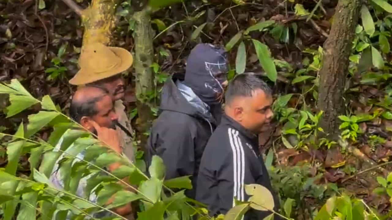 Dharmasthala Mass Burial: മൃതദേഹങ്ങൾ കുഴിച്ചിട്ട 15 സ്ഥലങ്ങൾ തിരിച്ചറിഞ്ഞു; ധർമ്മസ്ഥലയിൽ ഇനി എന്ത്?