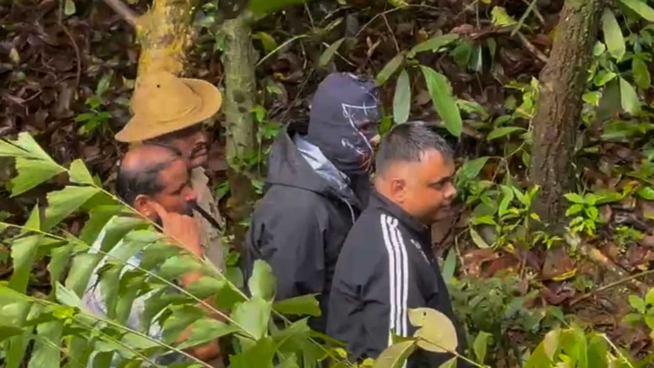 Dharmasthala Mass Burial: മൃതദേഹങ്ങൾ കുഴിച്ചിട്ട 15 സ്ഥലങ്ങൾ തിരിച്ചറിഞ്ഞു; ധർമ്മസ്ഥലയിൽ ഇനി എന്ത്? Dharmasthala Mass Burial: മൃതദേഹങ്ങൾ കുഴിച്ചിട്ട 15 സ്ഥലങ്ങൾ തിരിച്ചറിഞ്ഞു; ധർമ്മസ്ഥലയിൽ ഇനി എന്ത്?