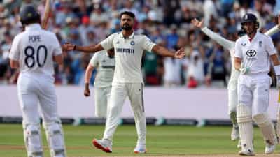 India vs England: പടുകൂറ്റൻ സ്കോറിന് മുന്നിൽ വിറങ്ങലിച്ച് ഇംഗ്ലണ്ട്; 72 റൺസിനിടെ മൂന്ന് വിക്കറ്റ് നഷ്ടം