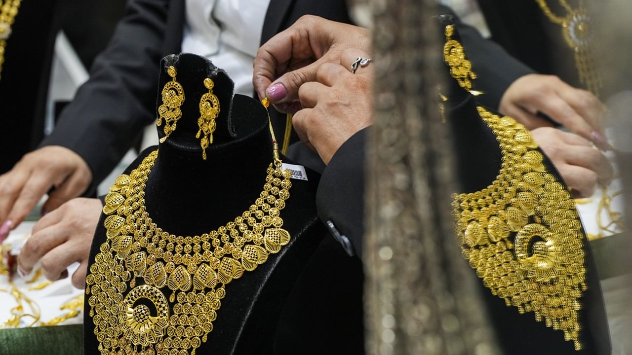 Kerala Gold Rate: വേഗം വിട്ടോ, ജ്വല്ലറിയിലേക്ക്, സ്വര്‍ണവിലയില്‍ വന്‍ ആശ്വാസം; കുറഞ്ഞത് ഇത്രയും രൂപ