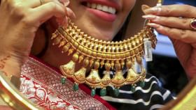 വീണ്ടും കുതിച്ചുയർന്ന് സ്വർണവില; പവന് കൂടിയത് 600 രൂപ വീണ്ടും കുതിച്ചുയർന്ന് സ്വർണവില; പവന് കൂടിയത് 600 രൂപ