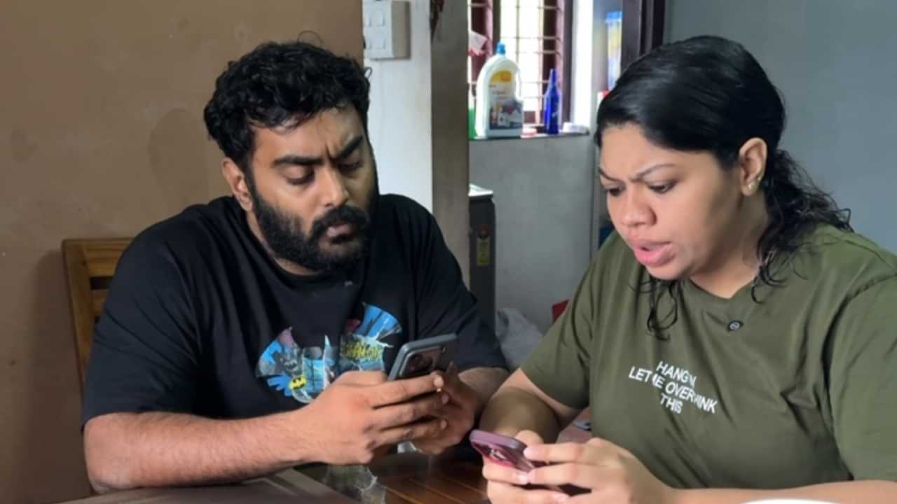 Greeshma Bose: ബോഡി ഷെയിമിങ് തമാശകളൊക്കെ വളരെയധികം ബാധിച്ചിട്ടുണ്ട്; പത്താം ക്ലാസ് വരെ ആരോടും മിണ്ടില്ലായിരുന്നു എന്ന് ഗ്രീഷ്മ ബോസ് Greeshma Bose: ബോഡി ഷെയിമിങ് തമാശകളൊക്കെ വളരെയധികം ബാധിച്ചിട്ടുണ്ട്; പത്താം ക്ലാസ് വരെ ആരോടും മിണ്ടില്ലായിരുന്നു എന്ന് ഗ്രീഷ്മ ബോസ്