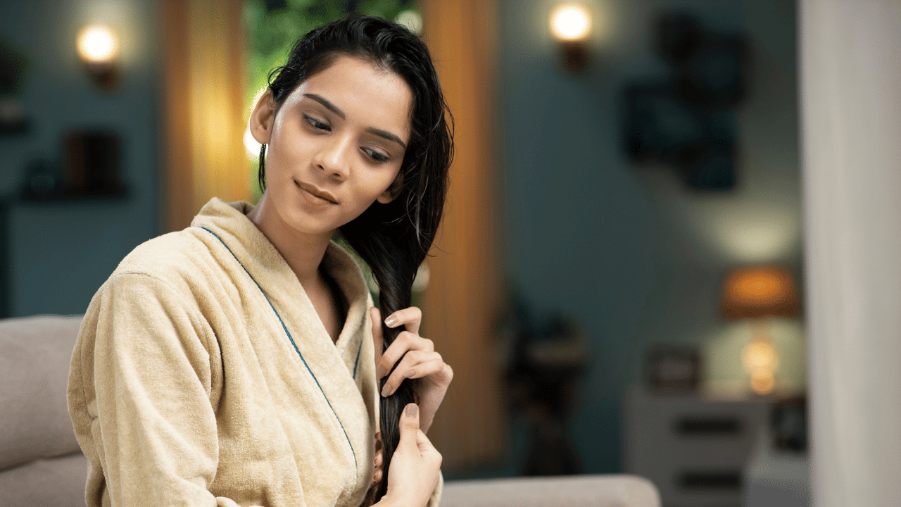 Hair Oiling: മുടിയിൽ എണ്ണ തേക്കാതിരുന്നാൽ എന്താണ് സംഭവിക്കുന്നത്?